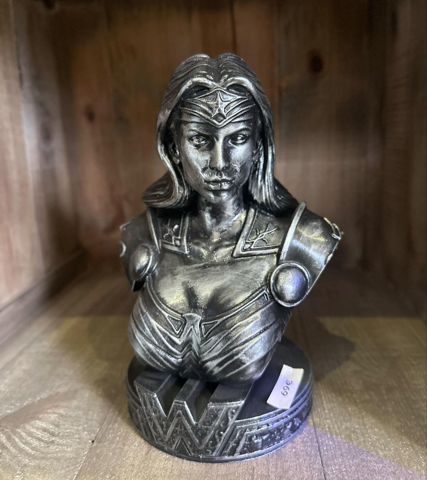 FIGURINE WONDERWOMAN